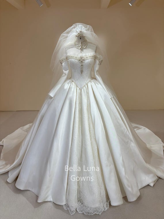 Baroque Royal Satin Ball Gown Wedding Dress, Peals Beaded, Lace Corset and  Long Train - Etsy Israel