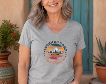 New Mexico Legends T-shirt met V-hals: Southwest Nature Lover Gift