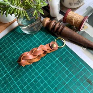 Leather keychain Pattern, Keychain template, Key fob template, leather keychain PDF, Keychain Pattern, Leatherwork Pattern, Leathercraft PDF image 2