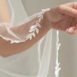 Simple lace bridal veil, Lace veil, One layer bridal veil, Bridal veil with comb