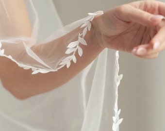 Simple lace bridal veil, Lace veil, One layer bridal veil, Bridal veil with comb