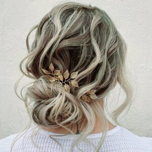 Gold hair pin, bridal hair pin, wedding hair jewelry, leaves hair pin, bridal hair pin, gold hair pin