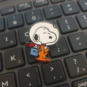 Astronaut Enamel Pin, dog jewelry, gifts for librarians, cartoon earrings, Astronauts, Outer Space, Astronomy
