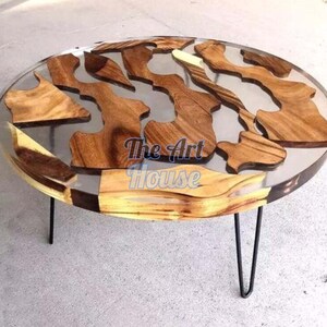 Runder Holztisch mit Harz, runder Epoxidharz-Tisch, klarer Dekor-Epoxidharztisch, runder Couchtisch, runder Kanten-Couchtisch, runde Epoxid-Tischplatte