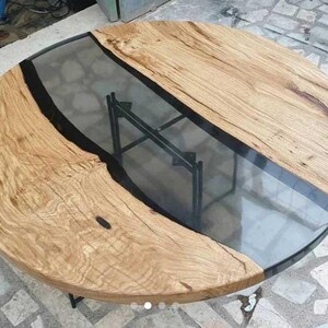 Runder Holztisch mit Harz, runder Epoxidharztisch, klarer Dekorepoxidtisch, runder Couchtisch, runder Couchtisch, runde Epoxidtischplatte
