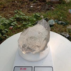1,8 kgs of rough andara crystal clear white with motif bubbles inside image 9