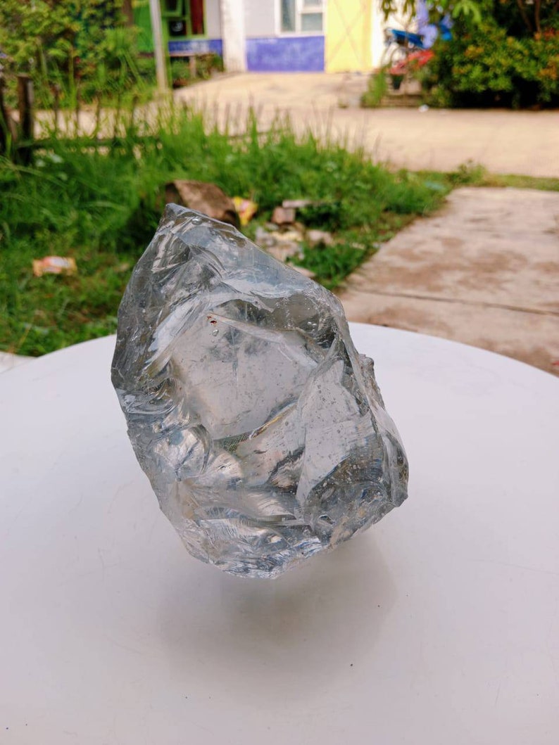 1,8 kgs of rough andara crystal clear white with motif bubbles inside image 3