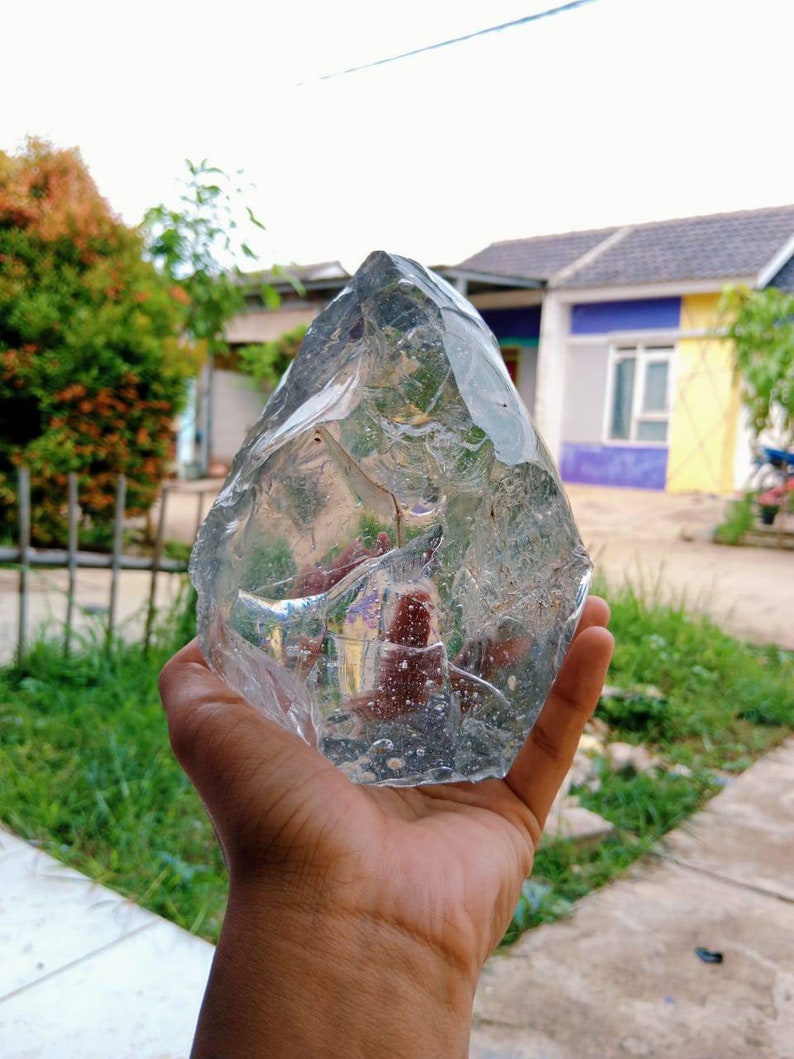 1,8 kgs of rough andara crystal clear white with motif bubbles inside image 2