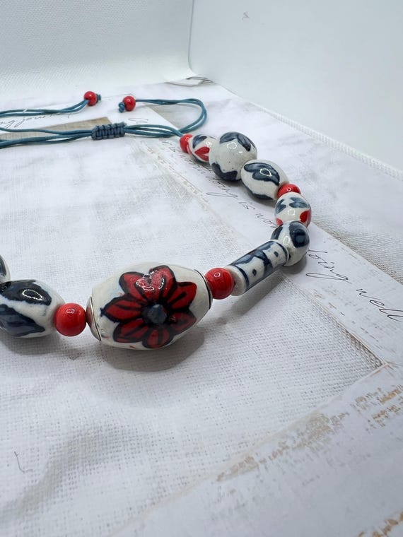 Collier En Céramique Peint à La Main Par Vision Arts, Pièce Unique Et Décorative