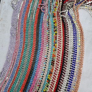 Adorno de cadena de copa con diamantes de imitación de colores: cadena de latón con cristales de 2 mm - 10 cm