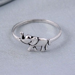 925 Sterling Silver Small Elephant Ring, Cute Small Elephant Ring, Handmade Dainty Ring, Women Wedding Ring, plain Elephant loves Ring,