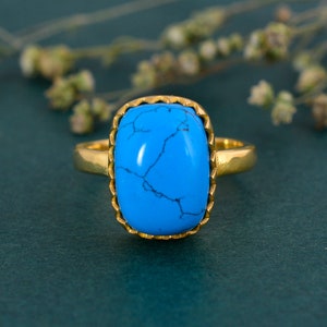 Ring mit Türkis-Edelstein (Cushion-Schliff) – 925er Sterlingsilber, vergoldet | Blauer Stein | Statement-Schmuck | Geschenk für Sie