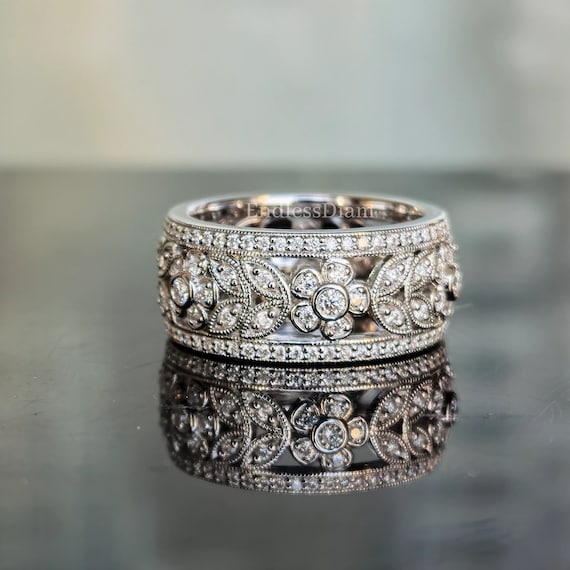 20 Stunningly Gorgeous and Unique Wedding Bands for Her