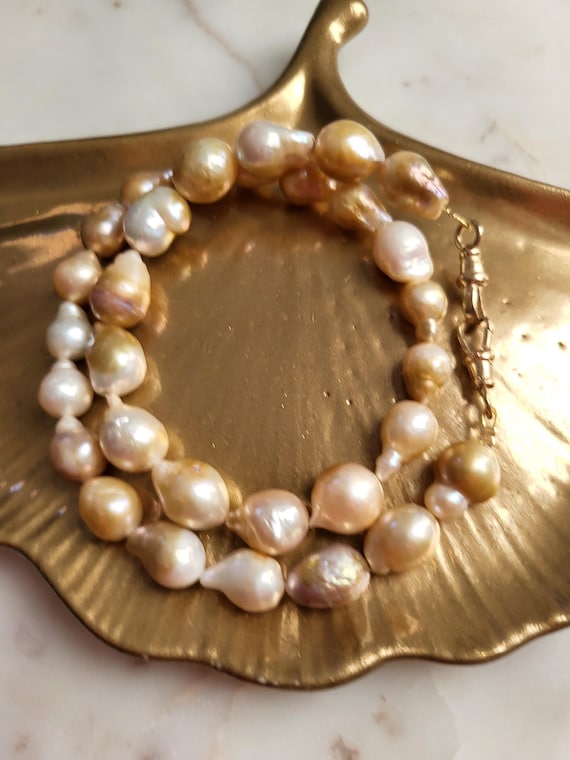 Elegant Faux Cream Pearl Necklace Like new | Mercari Elegant‎ Cream Pearl Necklace display picture 1