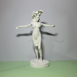 Medusa Statue Ancient Greek Roman Mythology Monster Sculpture