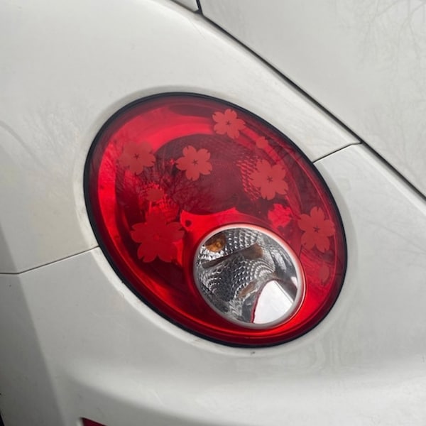 18 diverse Sakura-koplampen achterlichtstickers 2 stickervellen glitter mat rood vinyl voor buitenverlichting en ramen van de auto