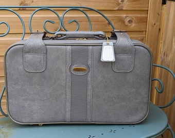 Retro suitcase weekend case travel retro luggage vintage luggage grey vintage international luggage retro prop retro display