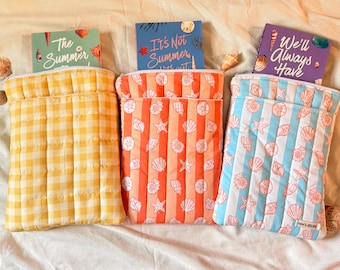Summer Quilted Seashell Book Sleeve | With pocket and zipper |