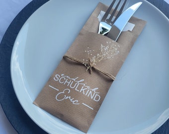 Cutlery bag training made of kraft paper for your table decoration