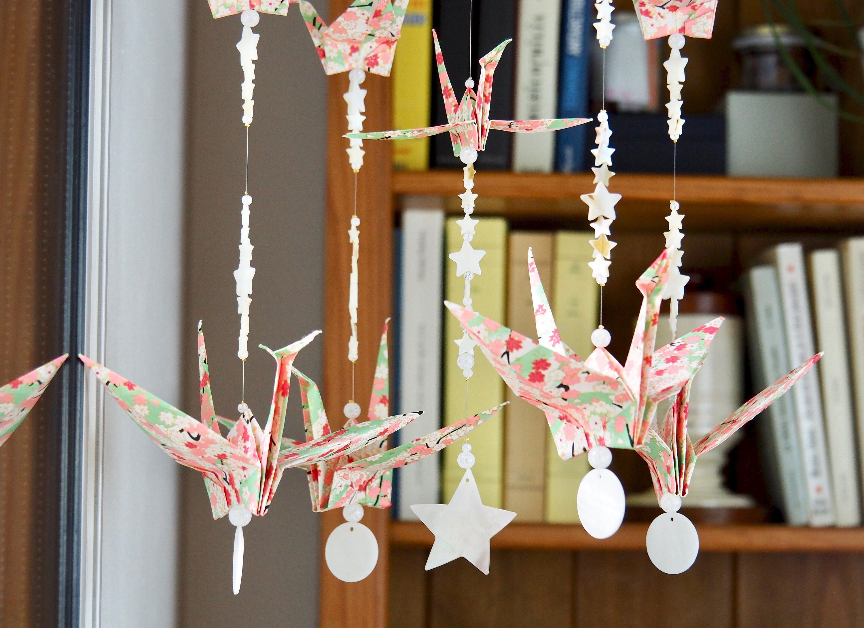 Mobile Origami Grues et Motifs en Nacre Naturelle.