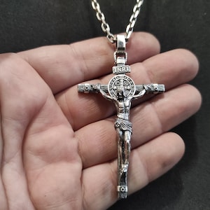Gepersonaliseerde Sint-Benedictus kruisbeeld zilveren ketting, handgemaakte Sint-Benedictus exorcisme kruishanger, Sint-Benedictusmedaille, religieus cadeau