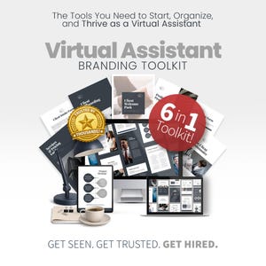 Op de afbeelding: Een set van drie keramische mokken met een gespikkelde, matte afwerking. De mokken zijn in tinten crème, lichtgrijs en donkergrijs. Elke mok heeft een eenvoudig, minimalistisch ontwerp, perfect voor koffie of thee.