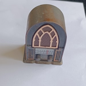 Play Me radio pencil sharpener