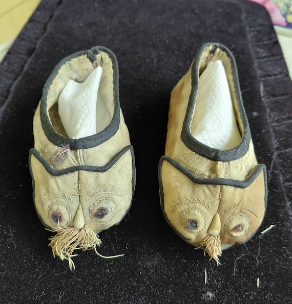Antique Chinese childrens shoes