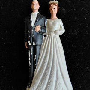 Plaster vintage wedding cake topper