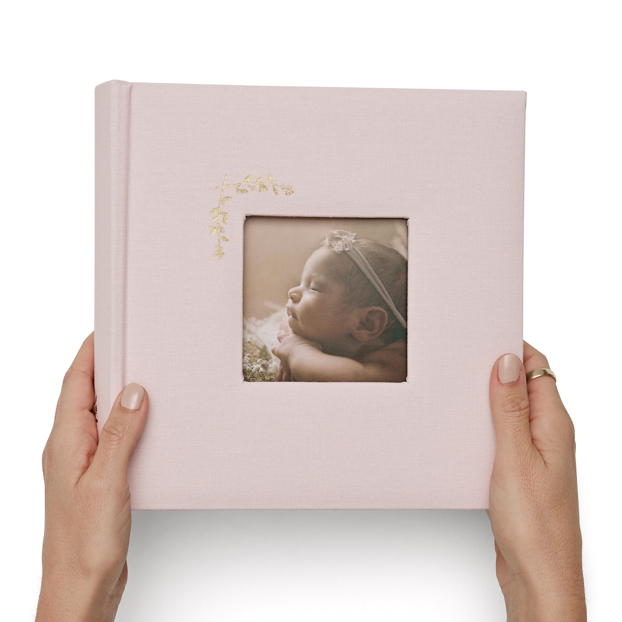 La Lente Luxury Linen Photo Album with Acid Free Pockets, Traditional Book Bound with Hard Cover, 200 Pockets for 4x6 Photos, Photo Book, Pink