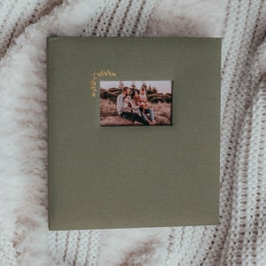 Large Photo Album with Window 500 4x6 pockets 13.75x13.5 Olive Green with Gold Stamping image 10