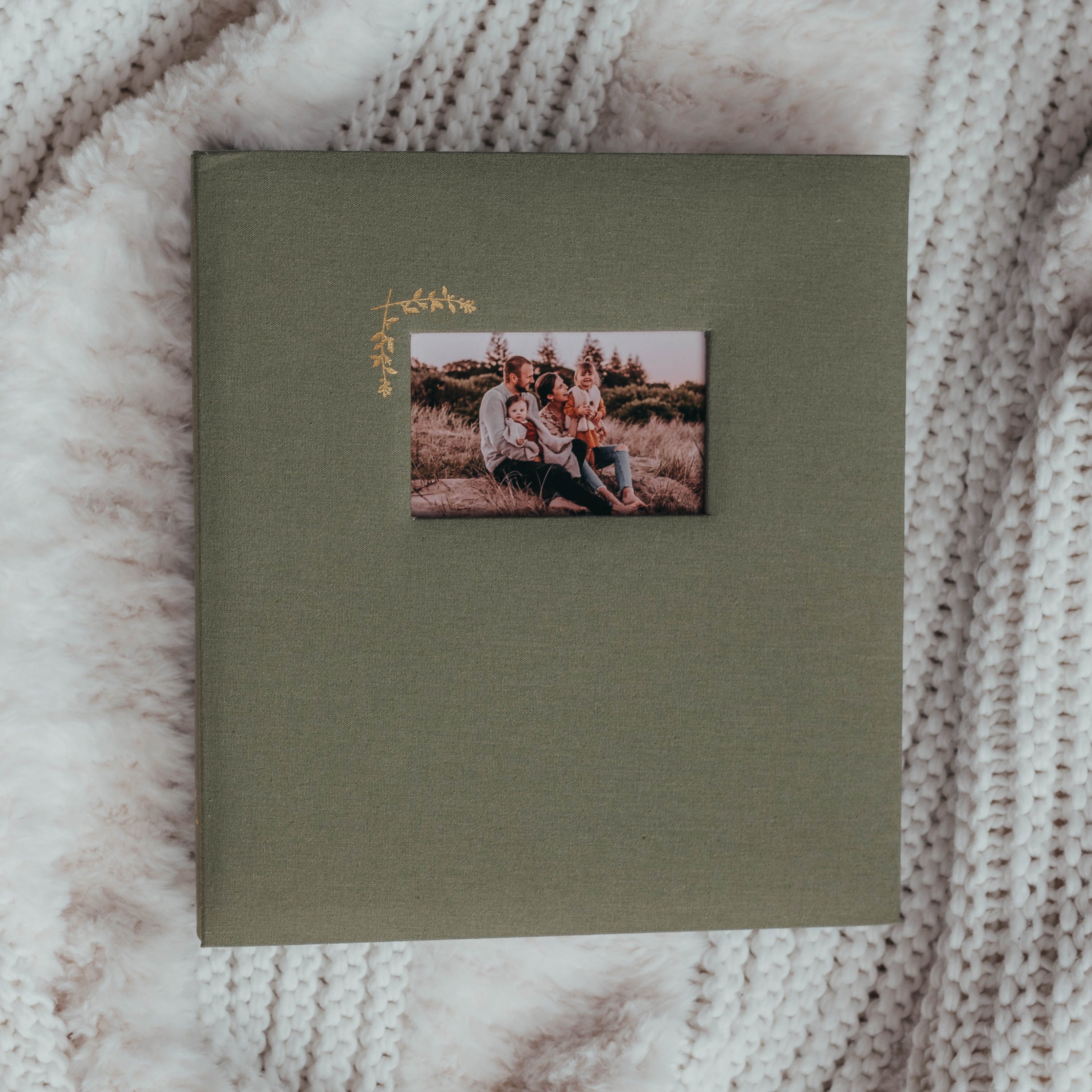 Bastex Small Scrapbook. Kraft Hardcover Photo Album, Fits 4x6 inch Photos. Perfect for DIY Hand Made Scrap Booking, Our Adventure Book, Memory Albums