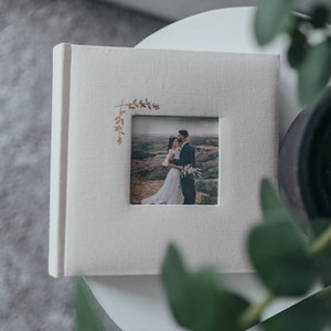 Linen Photo Album with Window 8.6" x 8.6" - 200 Pockets for 4x6 photos plus writing space - Oat White with Gold Stamping