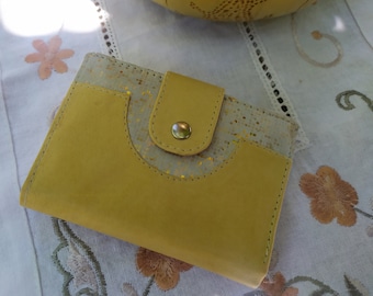 Complete wallet with purse, yellow combined with fancy print, boho style, lt is a practical complement to  organize cards and money.