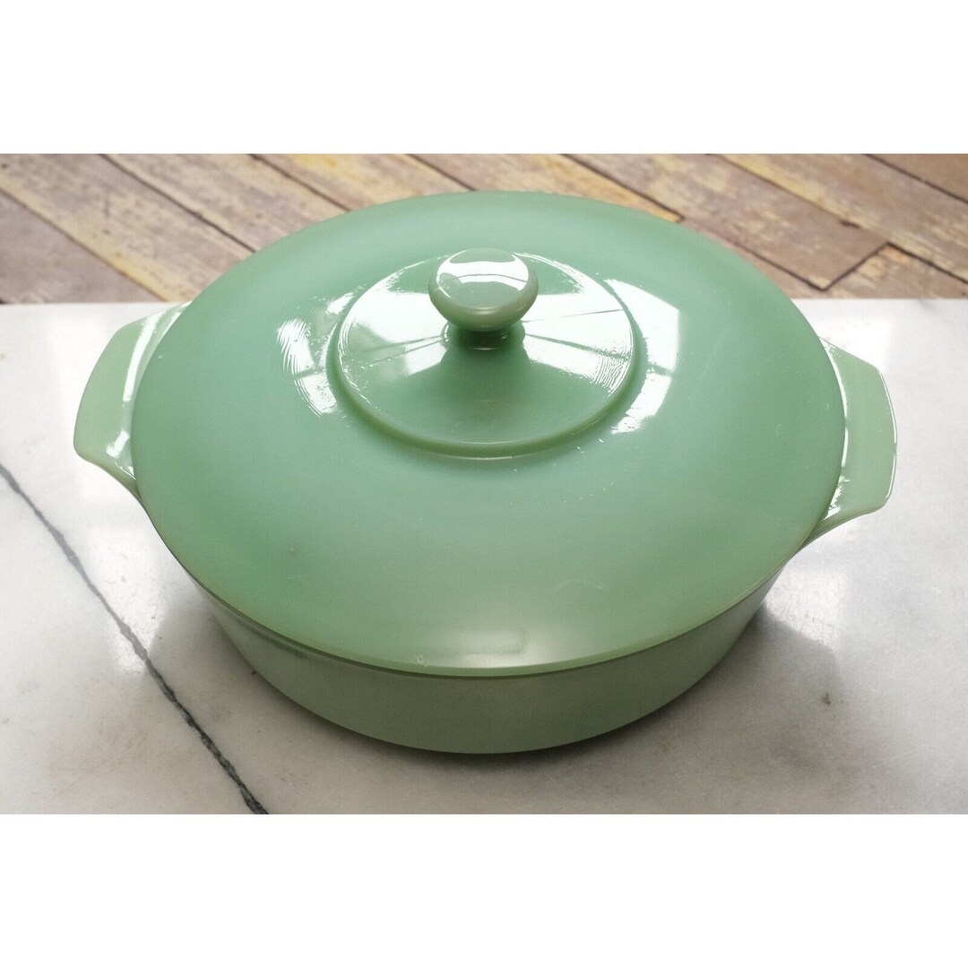 Vintage ANCHOR HOCKING Fireking Jadeite Casserole Dish 2000 2 Quart