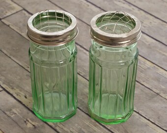 Green Glass Jar Vase Metal Wire Frog Lid Flower Arranger Ribbed 5.5"-Set 2 Vtg