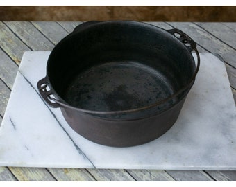 Vintage WAGNER WARE Unmarked 5 Quart Round Duch Oven Pot Cast Iron With Bail No Lid
