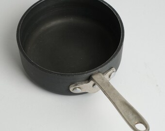 CALPHALON Commercial Hard Anodized Aluminum 1 Quart Sauce Pan #5001 No Lid