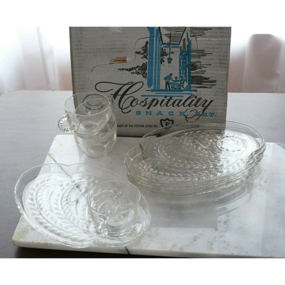 Vintage FEDERAL GLASS Hospitality Snack Set 4 Cups and 4 Plates