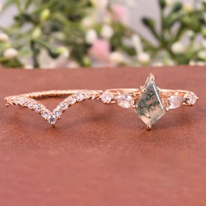 Kite Cut Moss Agate Engagement Ring Set: Sterling Silver August Birthstone