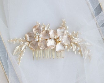 Bridal Gold Floral Hair Comb, Flower Hair Comb Pin, Bridal Hair Flower, Flower Hair Vine, Golden Flower Comb, Gold Flower Hair Comb,Gift Her