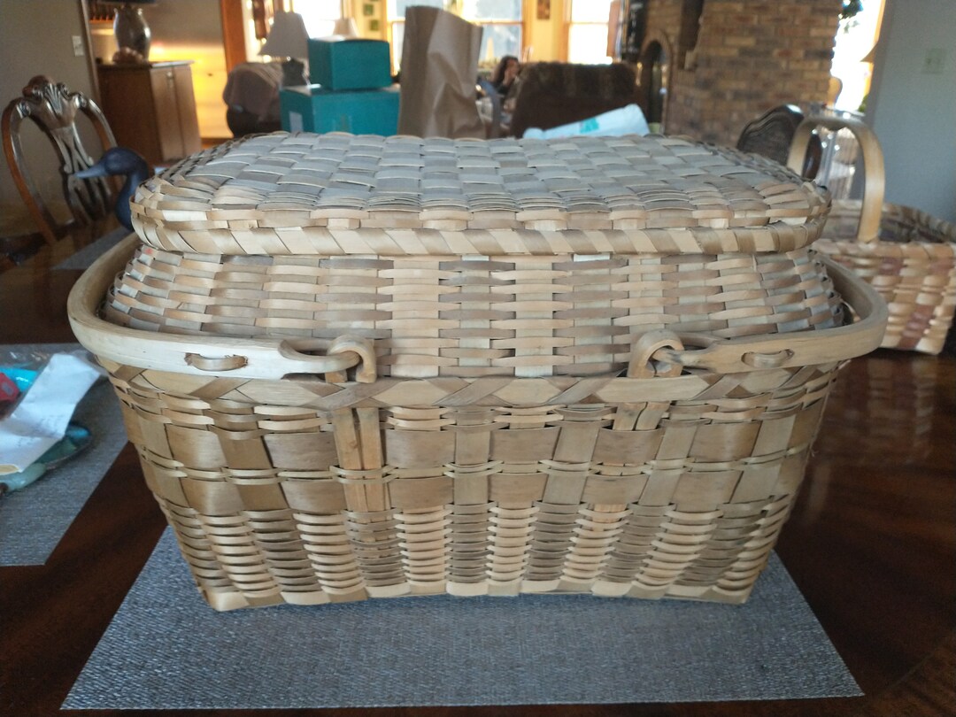 Vintage Antique Winnebago Ho Chunk Indian Black Ash Splint Basket With