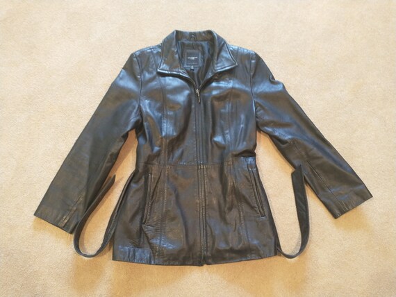Vintage Colebrook Women's Leather Jacket Size L Belt Closure and Zipper