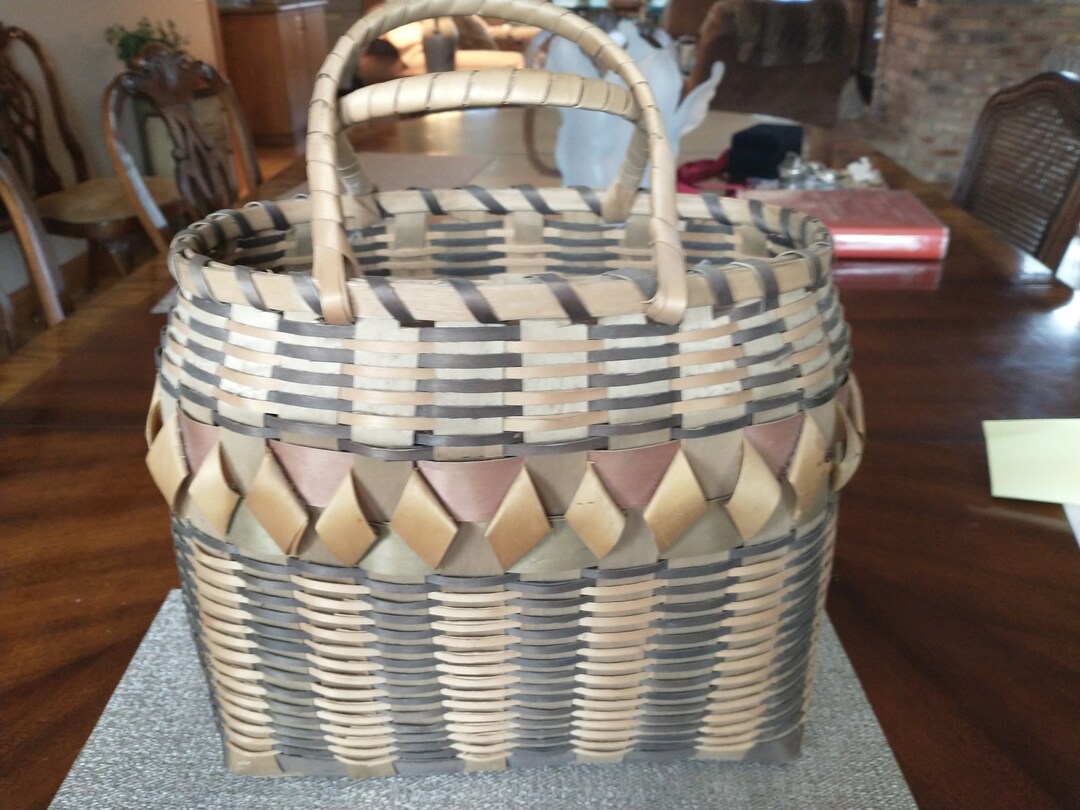Vintage Antique Winnebago Ho Chunk Indian Black Ash Splint Basket With