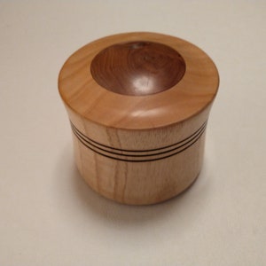 Vintage Don Isaacson Turned Wooden Box With Figured Wood Inlay Exquisite Art Object