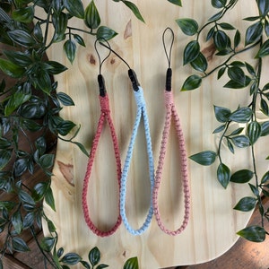 Dragonne NOEUD PLAT en macramé Bordeau pailleté / Bleu pailleté / Rose
