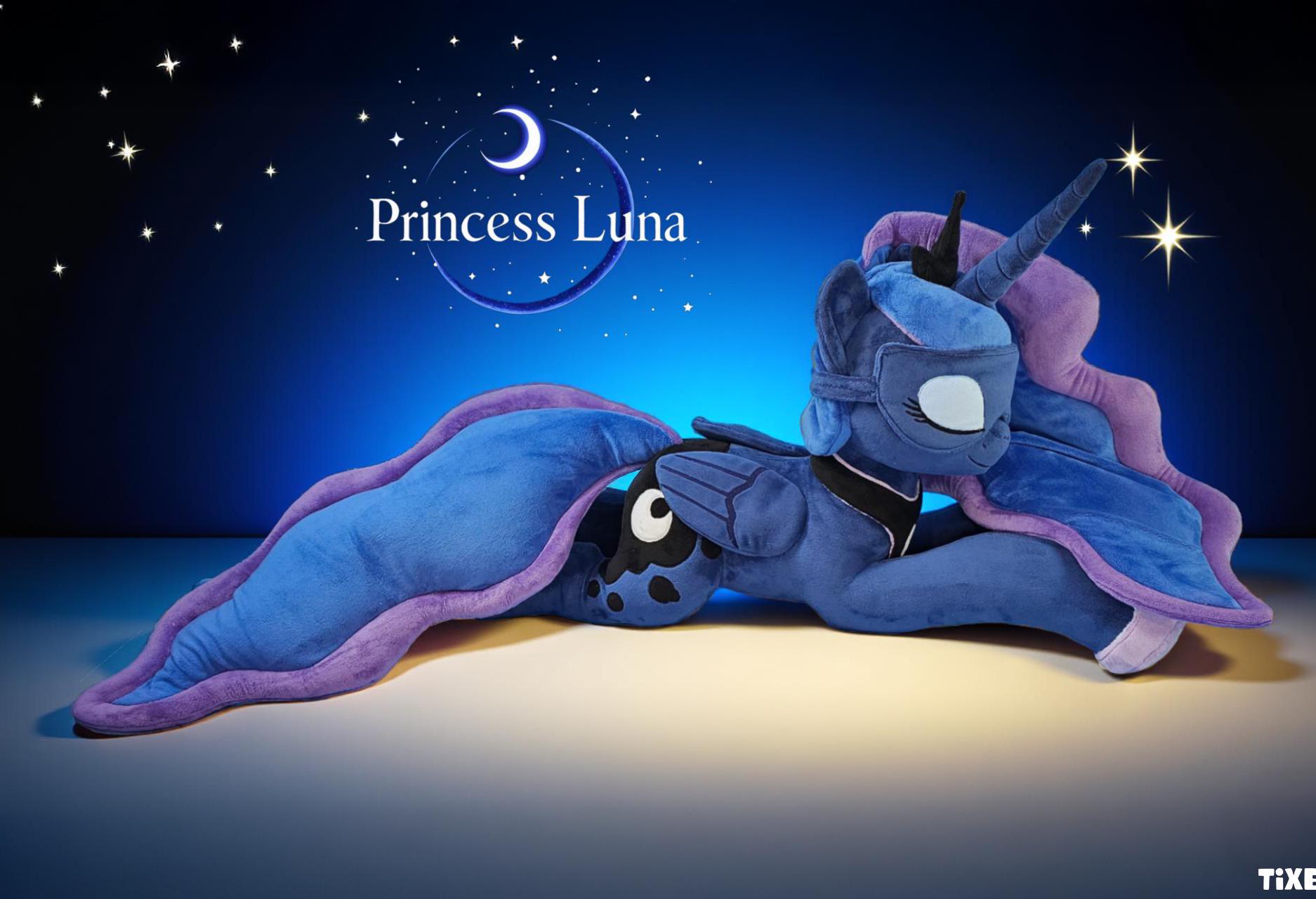 等身大プリンセス・ルナ（アクセサリー付き） - 睡眠マスク