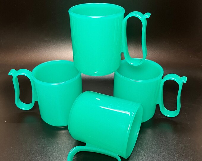 Tupperware Jadeite Green Colored Plastic Coffee Mugs 3052A, 4 Pcs