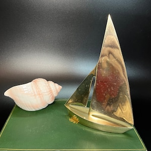 Figura de velero de latón macizo con base hueca de fieltro verde, decoración vintage de los años 80 para playa, costa, verano, regalo para navegación