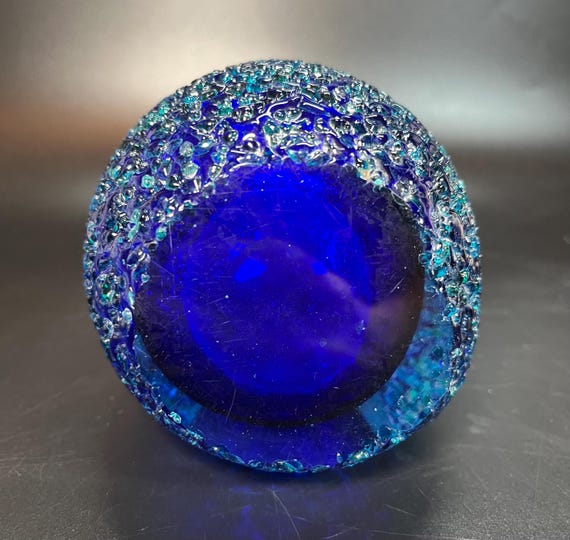 Vintage Mandruzzato Murano Art Glass Vase: Cobalt Blue Sommerso